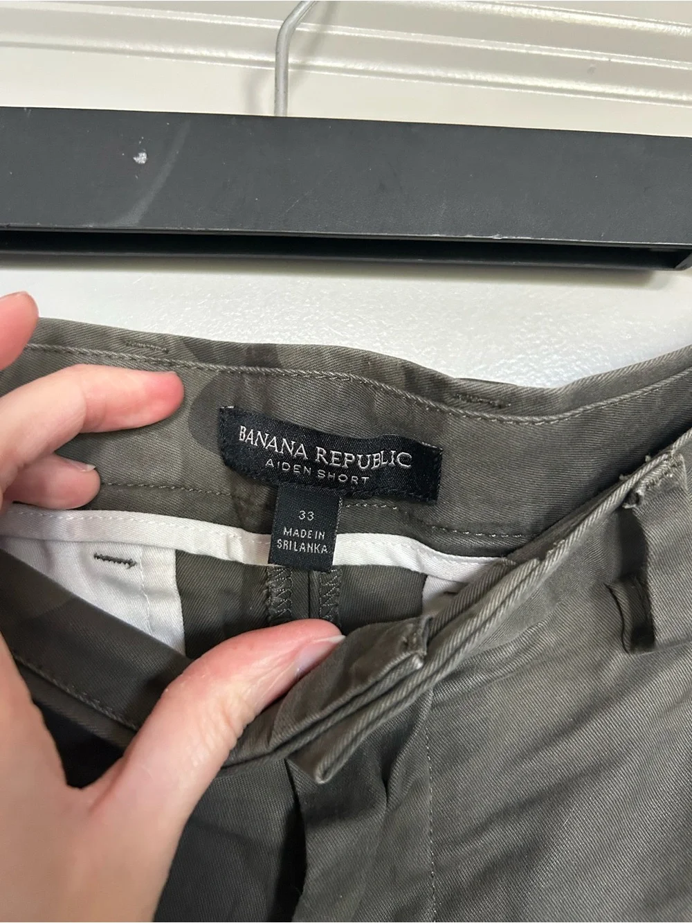 Banana Republic Men's Camo Flat-Front Aiden Shorts - Olive Green